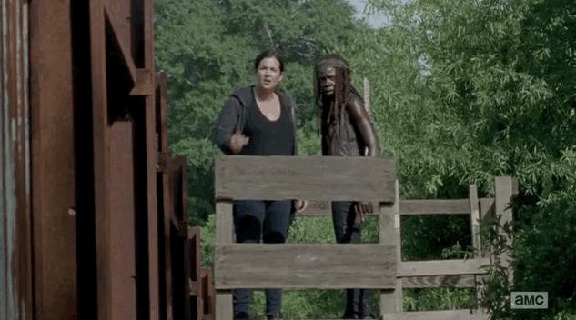 5-things-you-might-have-missed-in-the-walking-dead-heads-up-723811